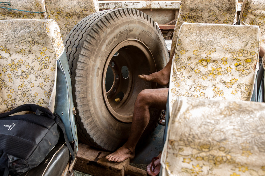 Traveling Laos by Bus and Types of Laos Buses