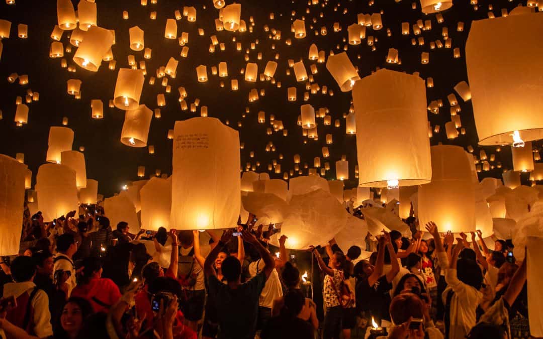 Images and Video of the Yee Peng Paper Lantern Festival in Thailand