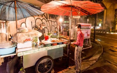 Photo: Late Night Street Food Vendor in Bangkok, Thailand
