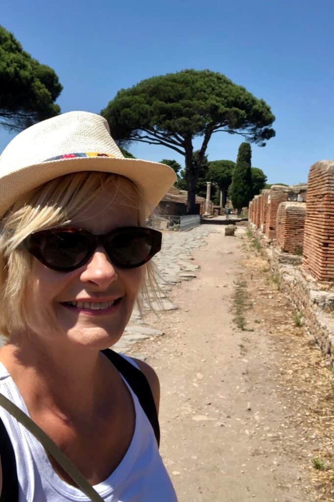 Ostia Antica- no crowds 