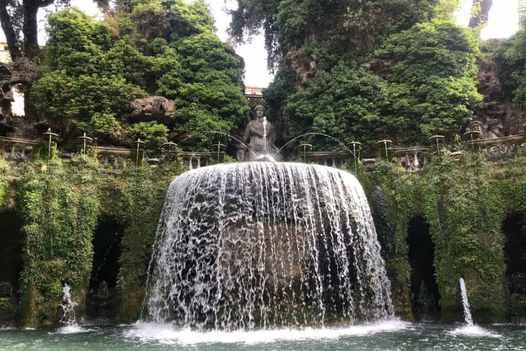 Fountain at villa d'Este in Tivoli