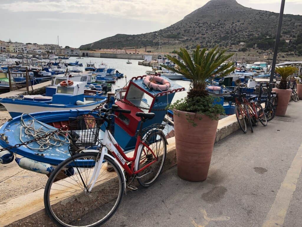 Bicycles and boats on the island of 
Favignana 