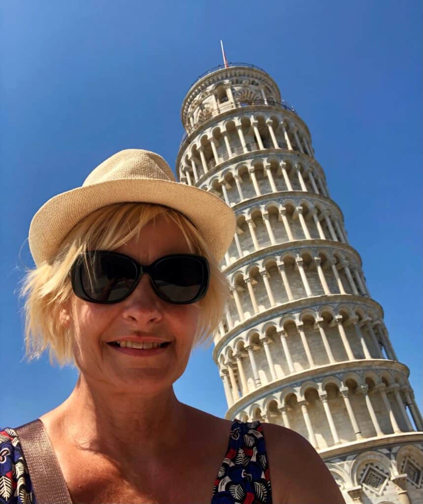 Me in front of the leaning tower of Pisa