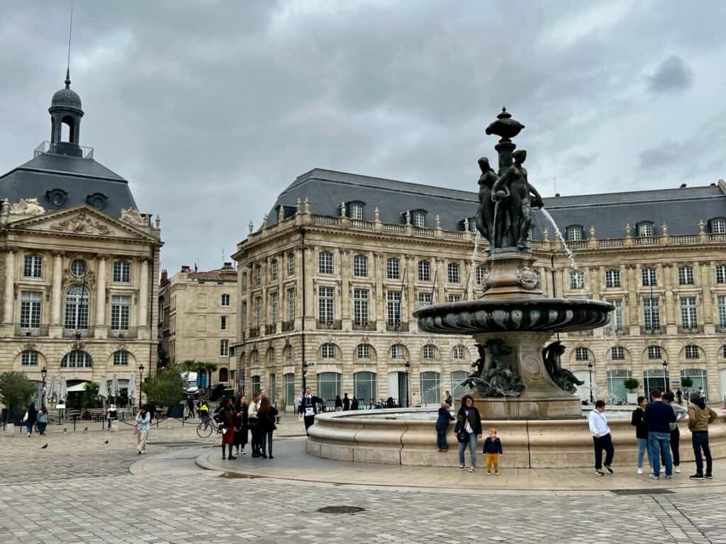 Is Bordeaux worth visiting? Yes to see the beautiful Place de la Bourse - its buildings and fountain.