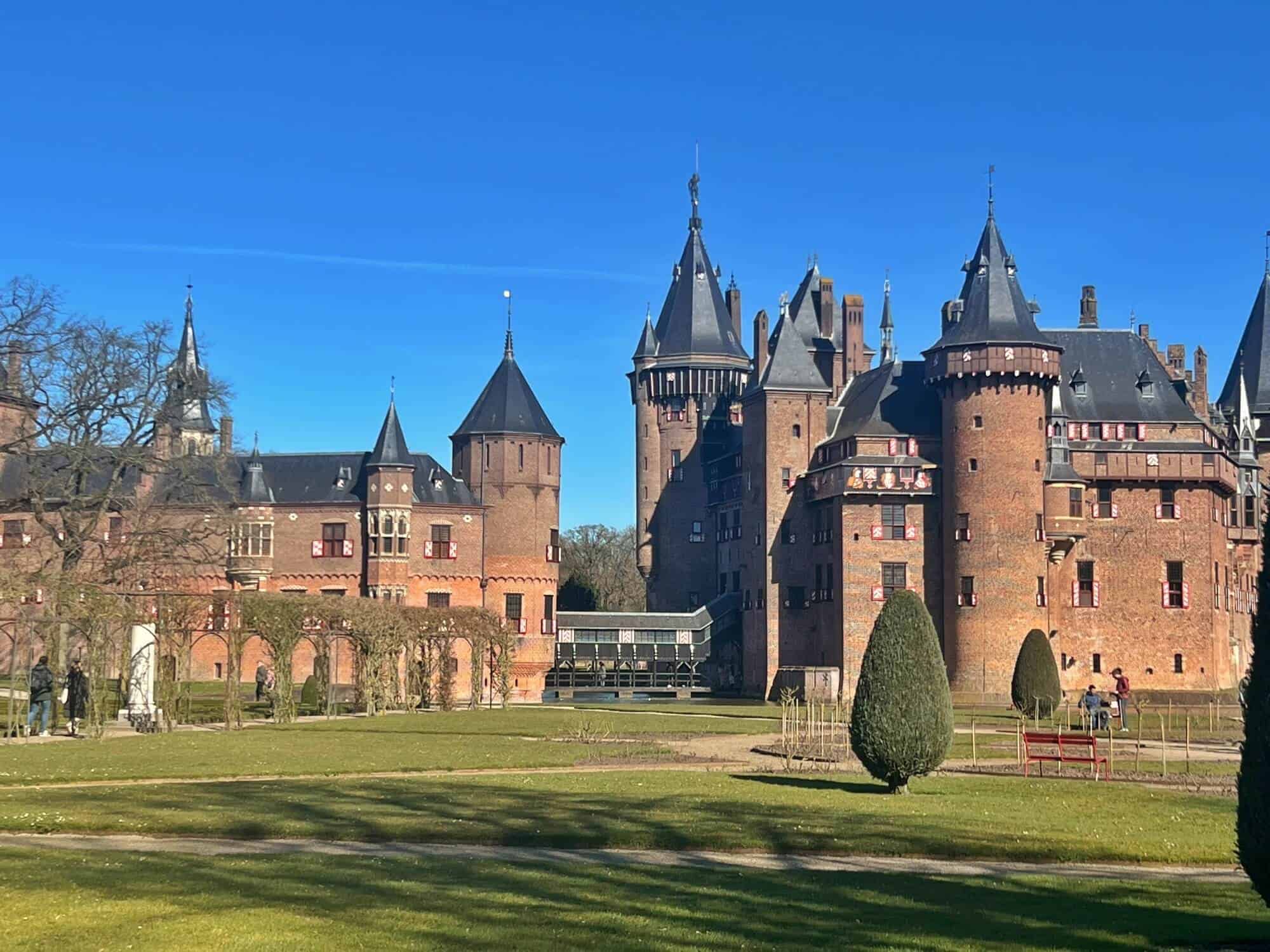 De Haar Castle against a bright blue sky