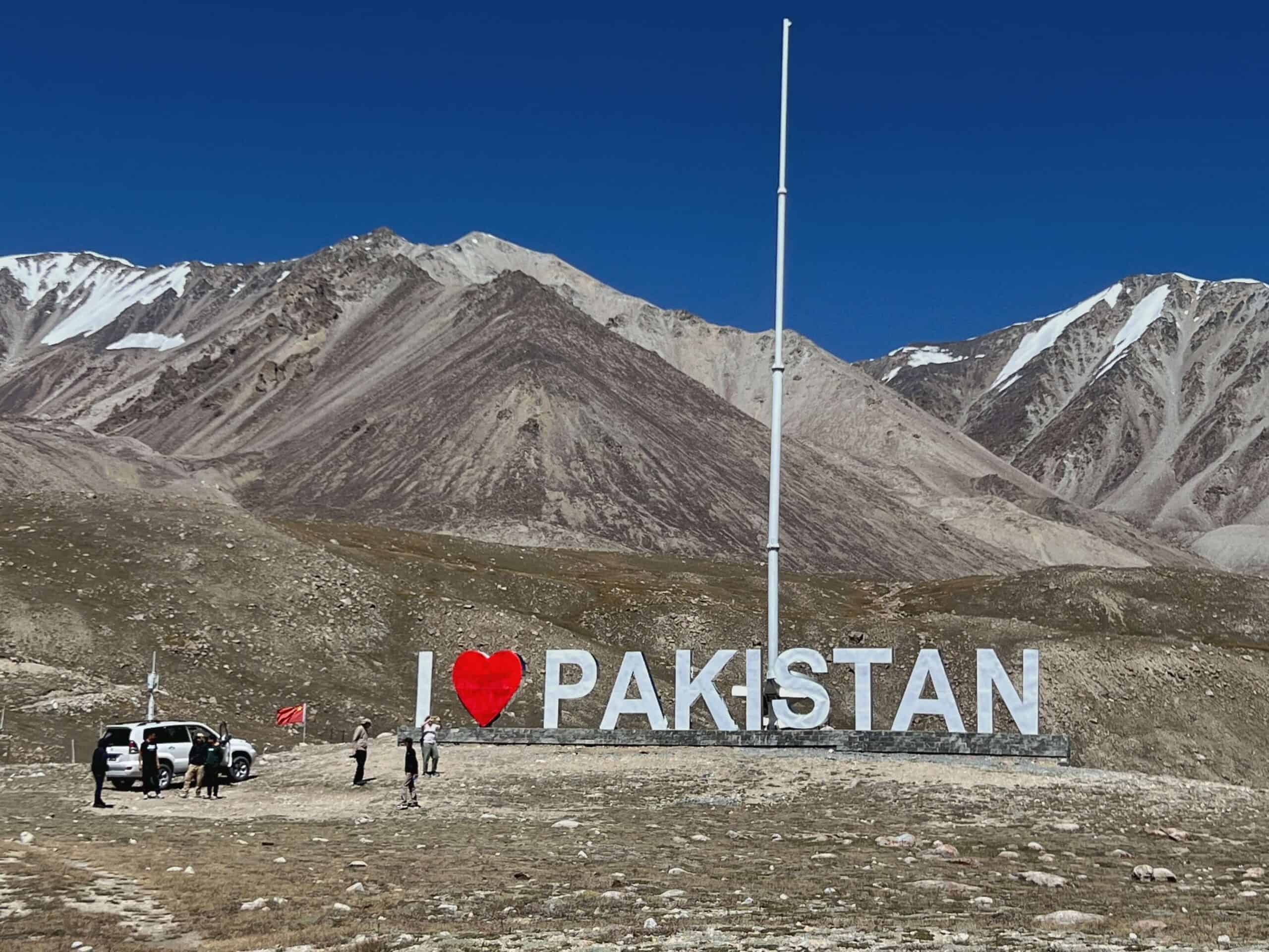I heart Pakistan sign near the Chinese border