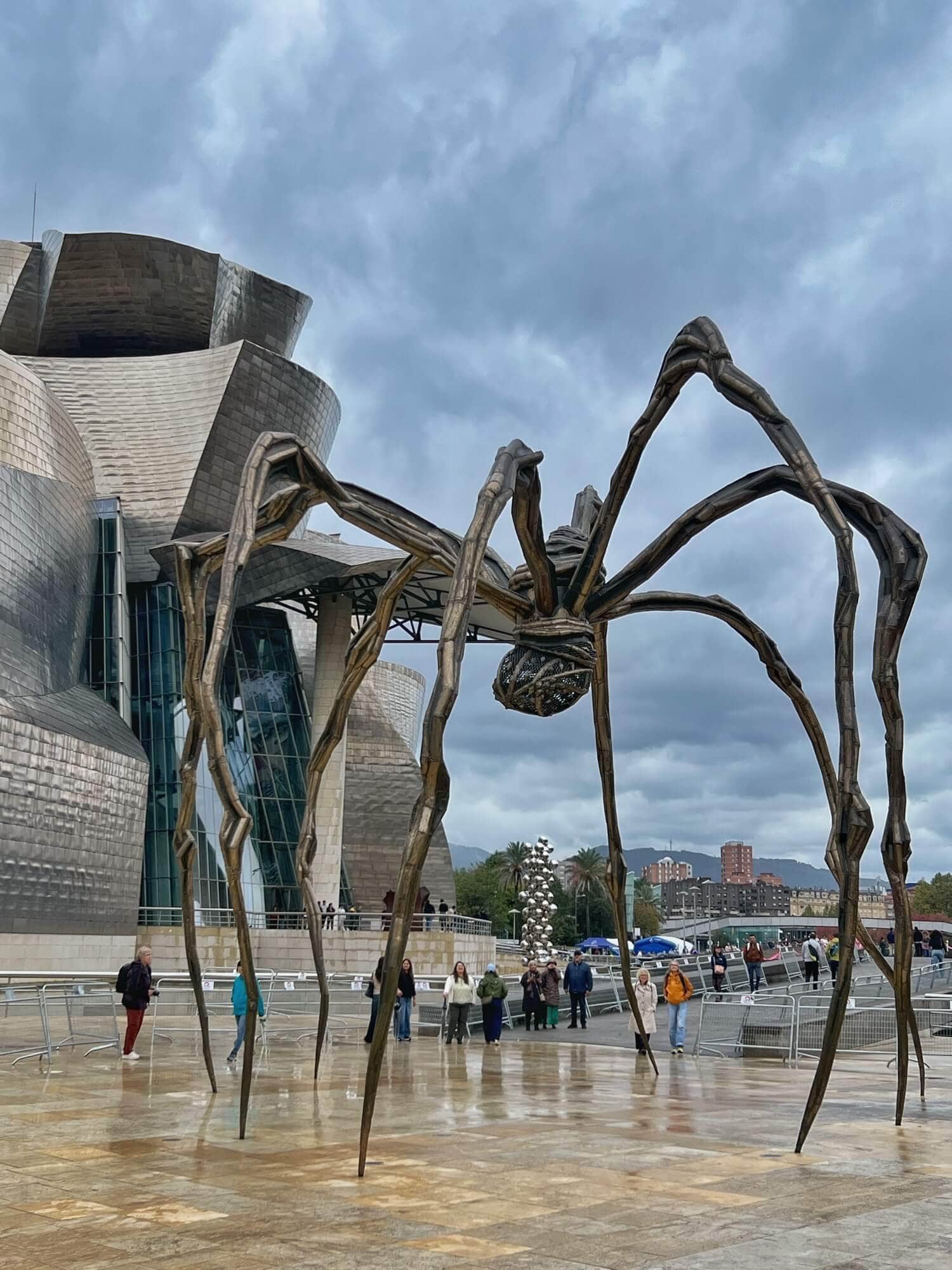 Giant spider outside Guggenheim Bilbao 