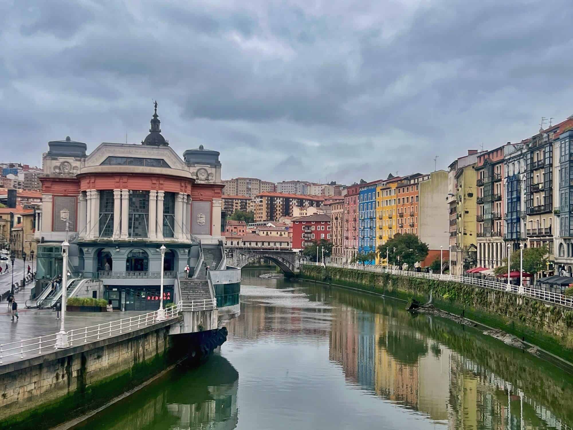 Mercado de la ribera and the river in Bilbao 